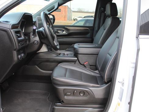 Used 2023 Chevrolet Suburban Premier image 37