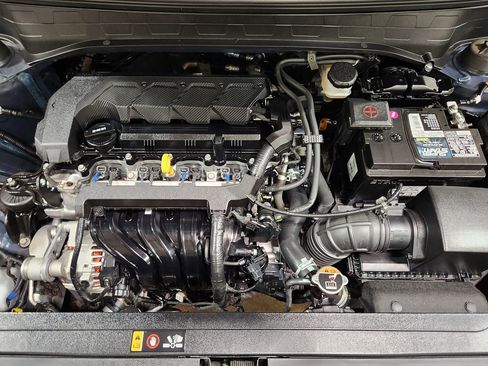 Used 2021 Hyundai Venue FWD image 50