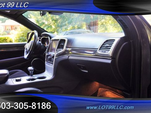 Used 2015 Jeep Grand Cherokee SRT w/ Luxury Group II AWD/4WD image 17