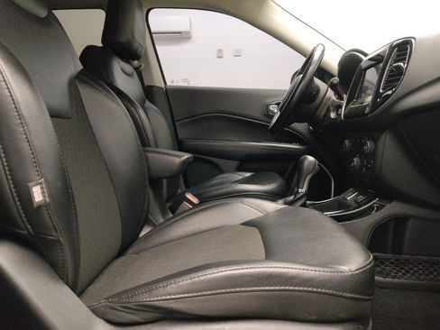 Used 2020 Jeep Compass Latitude FWD image 21