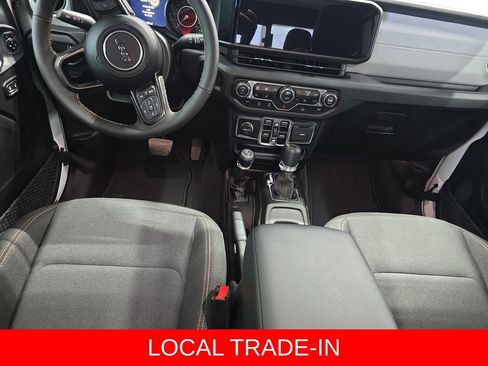 Used 2024 Jeep Gladiator Sport AWD/4WD image 9