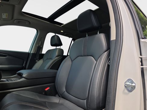 Used 2023 Honda Pilot Touring image 5