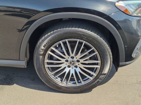 Used 2024 Mercedes-Benz GLC 300 4MATIC image 29