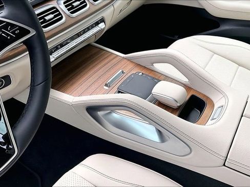 New 2025 Mercedes-Benz GLE 450e 4MATIC image 7