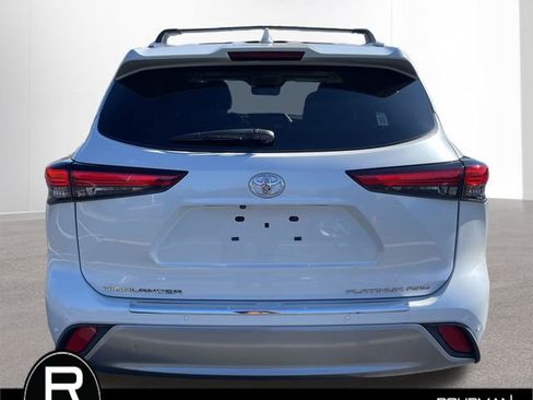 Used 2022 Toyota Highlander Platinum AWD/4WD image 5