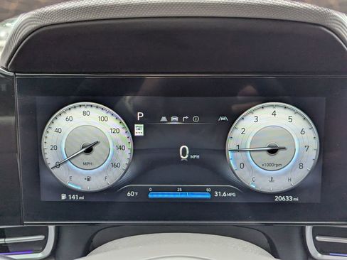 Used 2025 Hyundai Elantra SEL FWD image 12