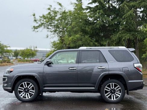 Used 2022 Toyota 4Runner Limited AWD/4WD image 2