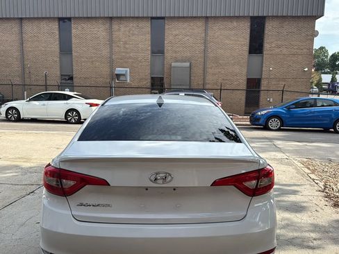 Used 2017 Hyundai Sonata SE FWD image 6