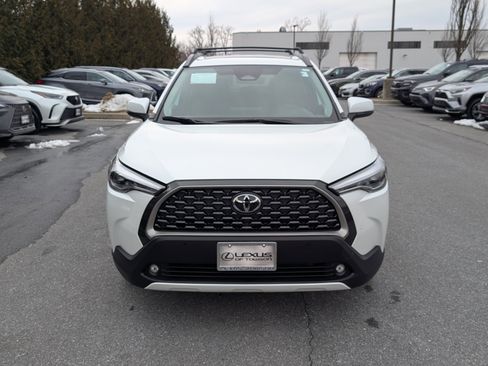 Used 2023 Toyota Corolla Cross XLE w/ Convenience Package image 8
