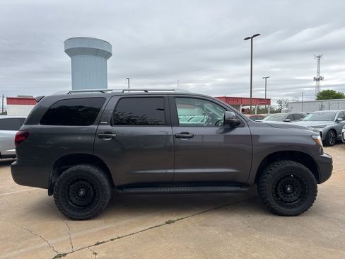 Used 2018 Toyota Sequoia SR5 image 4