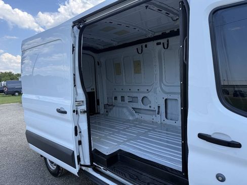 Used 2018 Ford Transit 350 148 Medium Roof RWD image 16