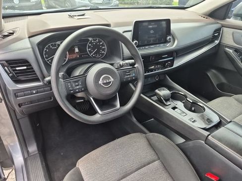 Used 2023 Nissan Rogue SV FWD image 10