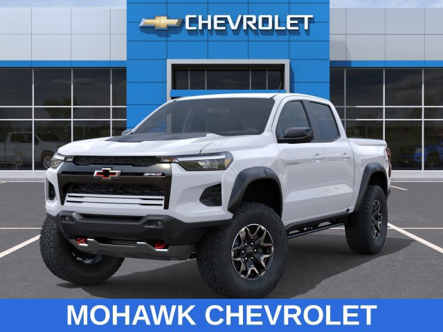 New 2026 Chevrolet Colorado ZR2 w/ Technology Package AWD/4WD image 6