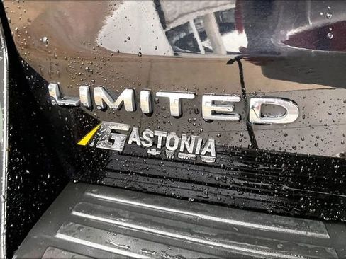 Used 2024 Ford Expedition Limited image 24