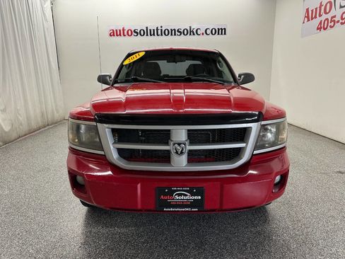 Used 2011 Dodge Dakota Big Horn image 2
