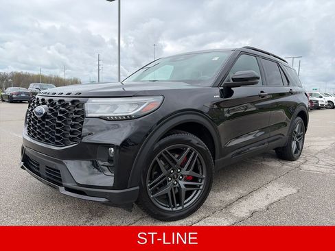 Used 2025 Ford Explorer ST-Line w/ Premium Package AWD/4WD image 3
