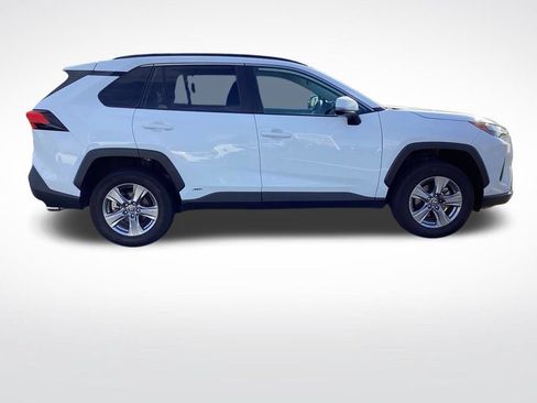 Used 2025 Toyota RAV4 XLE AWD/4WD image 11