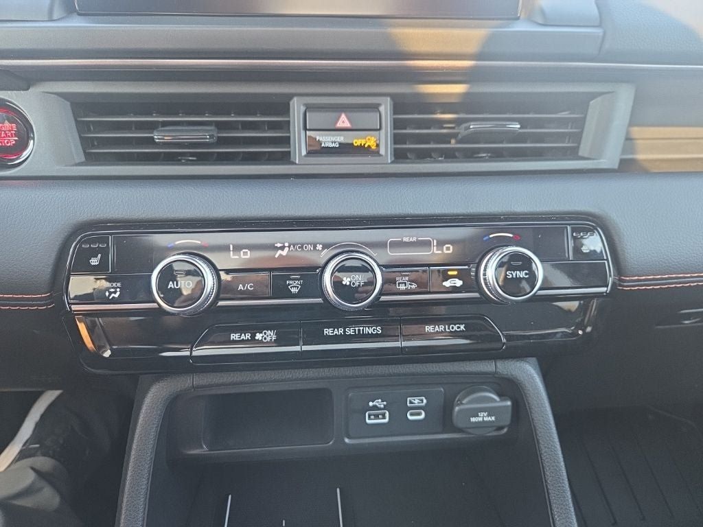 Used 2025 Honda Pilot TrailSport image 19