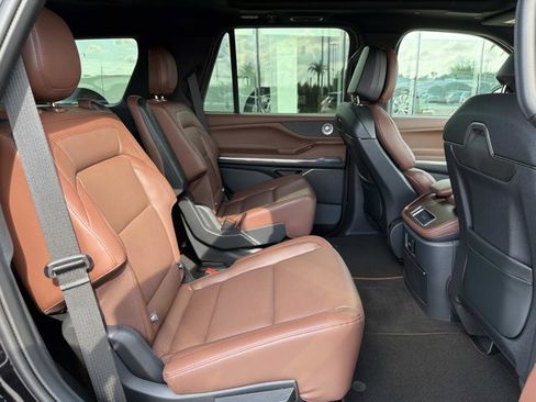 New 2026 Lincoln Navigator Reserve AWD/4WD image 22