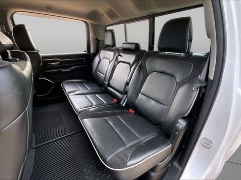 Used 2022 RAM 1500 Laramie AWD/4WD image 18