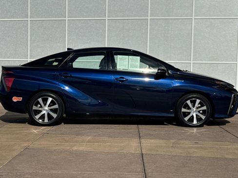 Certified 2019 Toyota Mirai image 3