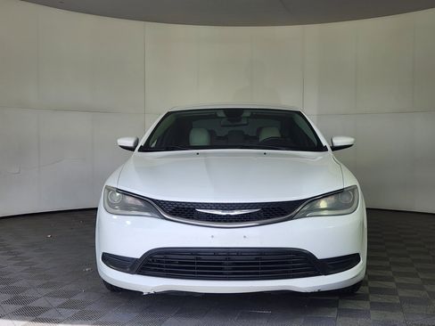 Used 2016 Chrysler 200 LX FWD image 2