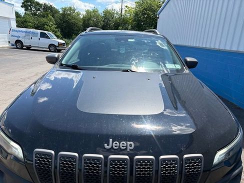 Used 2021 Jeep Cherokee Trailhawk w/ Sun, Sound & Nav Group AWD/4WD image 3