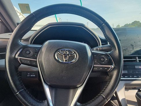 Used 2019 Toyota Avalon XLE w/ Moonroof Package FWD image 12