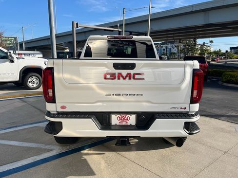 Used 2023 GMC Sierra 2500 AT4 w/ Gooseneck/5TH Wheel Package image 5