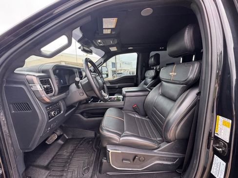Used 2024 Ford F250 Platinum w/ FX4 Off-Road Package AWD/4WD image 16