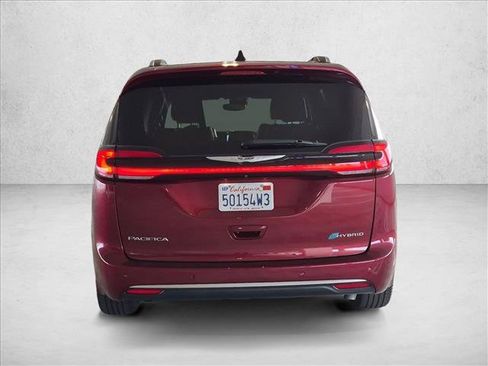 Used 2023 Chrysler Pacifica Pinnacle FWD image 8