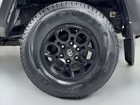 Used 2019 Toyota Tacoma TRD Off-Road image 10