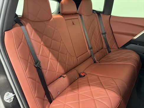 Used 2026 BMW iX xDrive45 image 21