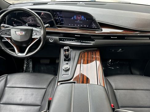 Used 2021 Cadillac Escalade Premium Luxury RWD image 16