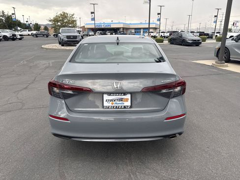 Used 2025 Honda Civic Sport image 5