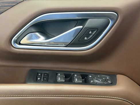 Used 2023 Chevrolet Suburban High Country w/ LPO, Illumination Package RWD image 24