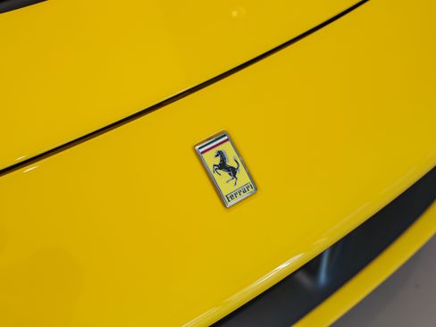 Used 2023 Ferrari F8 Tributo RWD image 28