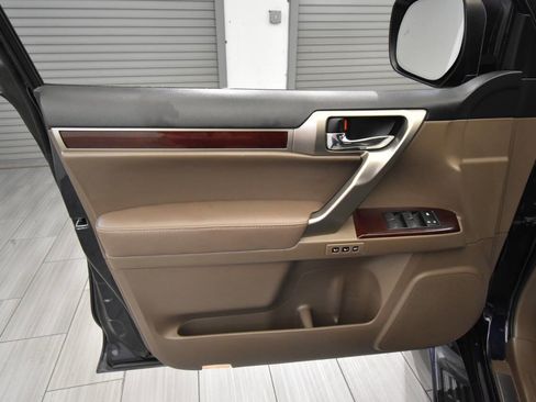 Used 2017 Lexus GX 460 Premium image 12