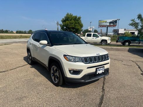 Used 2018 Jeep Compass Limited AWD/4WD image 3