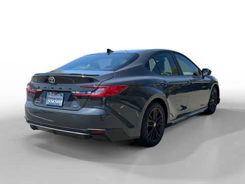 Used 2026 Toyota Camry SE FWD image 5