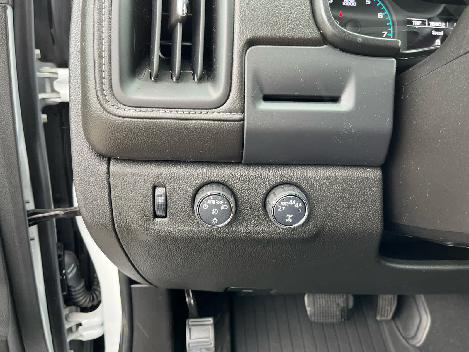 Used 2022 GMC Canyon Elevation w/ Trailering Package AWD/4WD image 12