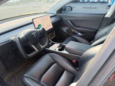 Used 2020 Tesla Model 3 Standard Range RWD image 11
