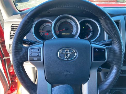 Used 2013 Toyota Tacoma V6 4x4 4dr Double Cab 5.0 ft S image 13
