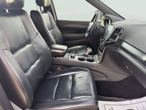 Used 2019 Jeep Grand Cherokee Limited AWD/4WD image 24