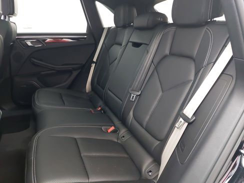 New 2026 Porsche Macan image 16