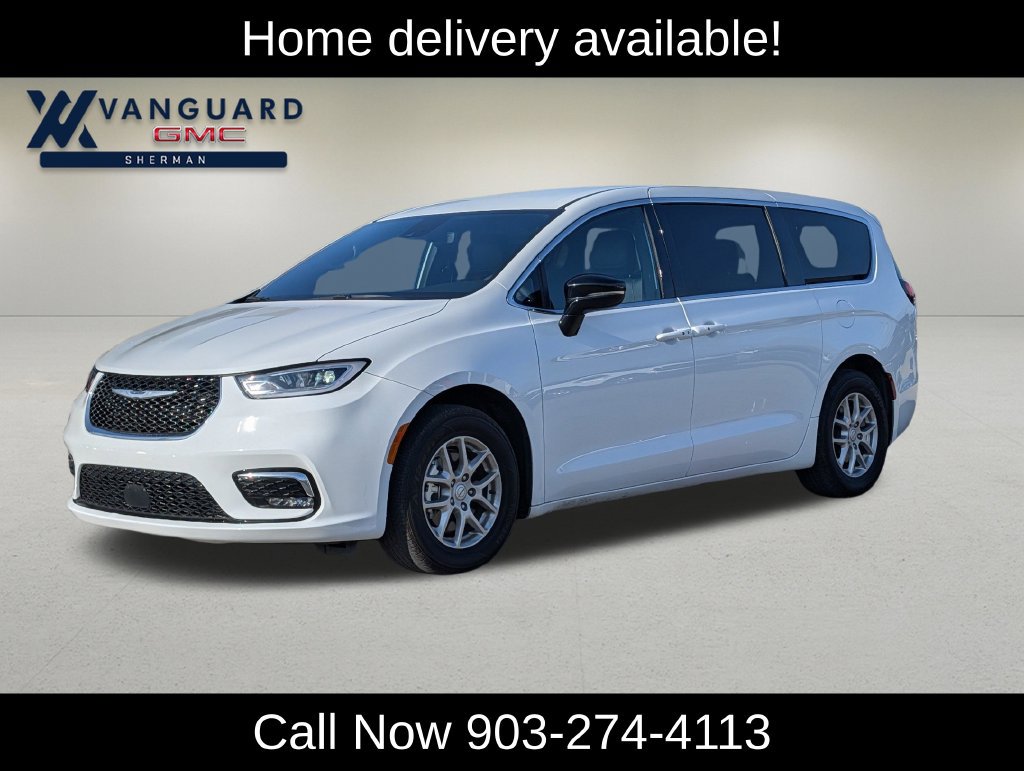 Used 2026 Chrysler Pacifica Select FWD image 3