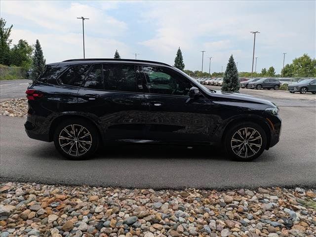 Used 2025 BMW X5 xDrive40i w/ M Sport Package AWD/4WD image 6
