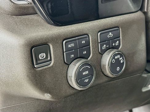 Used 2025 Chevrolet Silverado 1500 LT w/ Z71 Off-Road Package AWD/4WD image 15