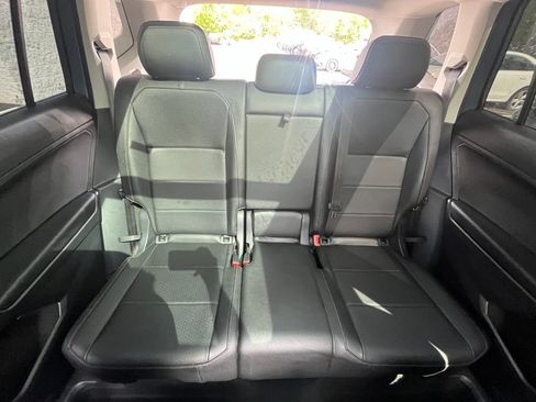 Used 2020 Volkswagen Tiguan SEL AWD/4WD image 28