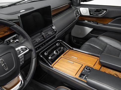 Used 2022 Lincoln Navigator Black Label image 34